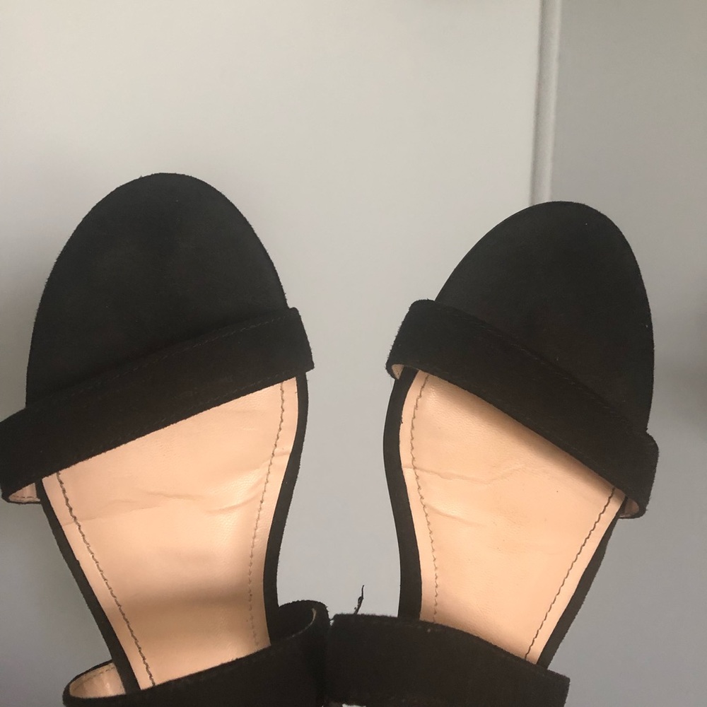 SOLD h& m- minimal black strapped sandals - Picture 5 of 8